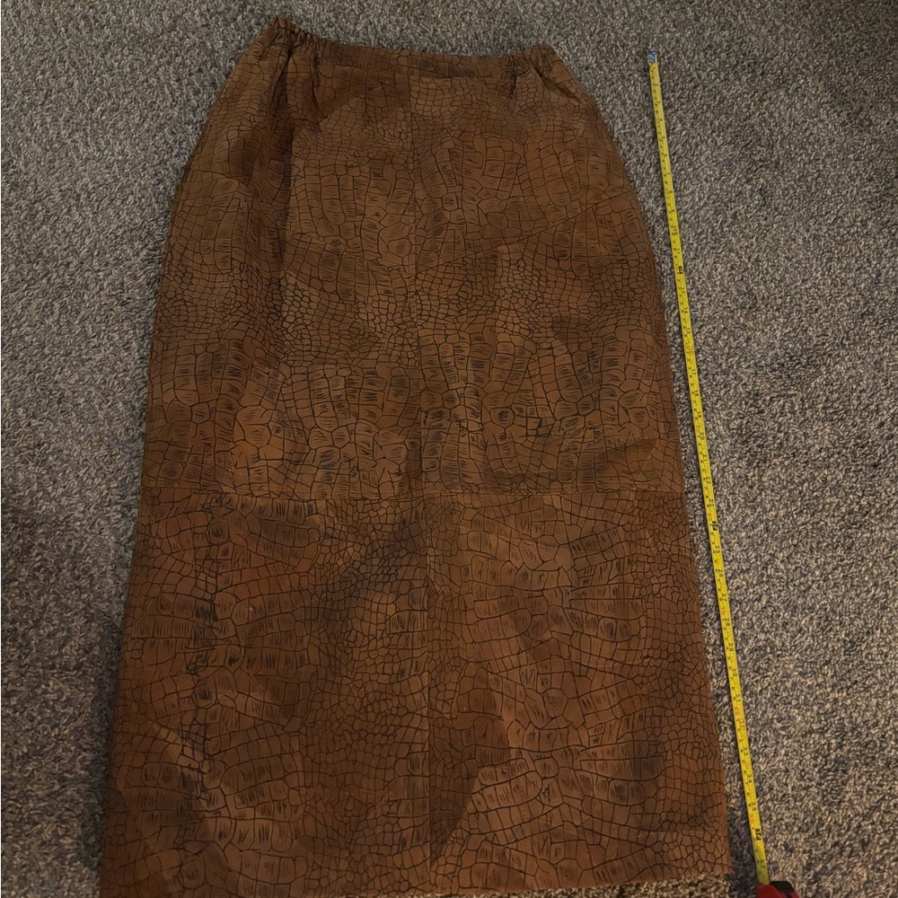 100%  leather  Women's Skirt long vintage boho country western chic great condi!